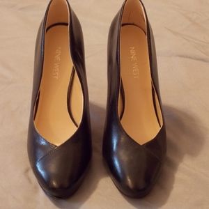 Nine West Women's Black heels size 6M